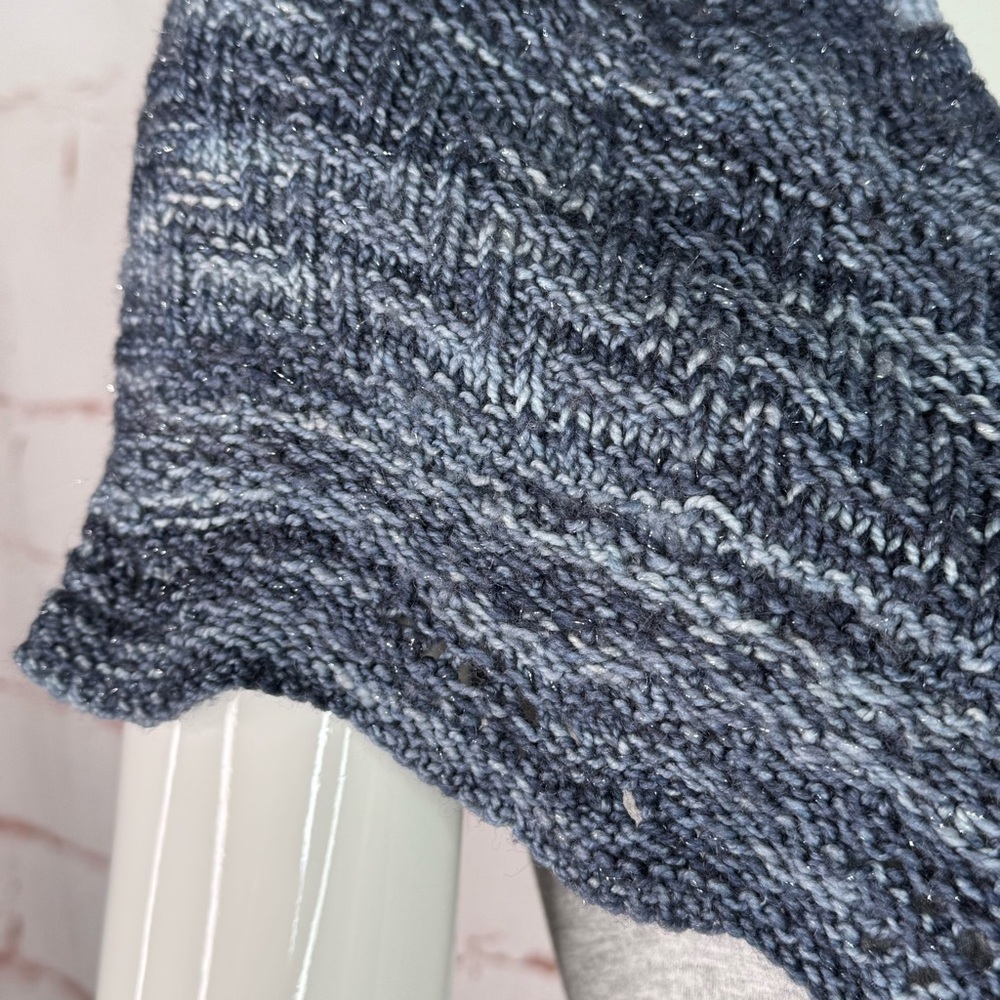Hand Knit Ombré Slate Blue Eyelet Scallop Triangle Shoulder Shawl Wrap One Size - Picture 6 of 14